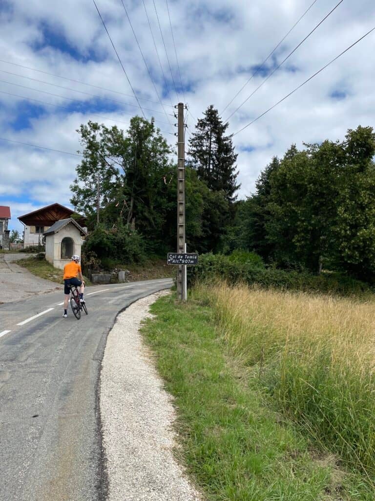 col de tamie signage