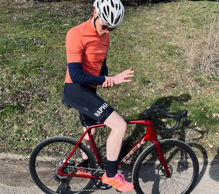 cyclist having wrist pain