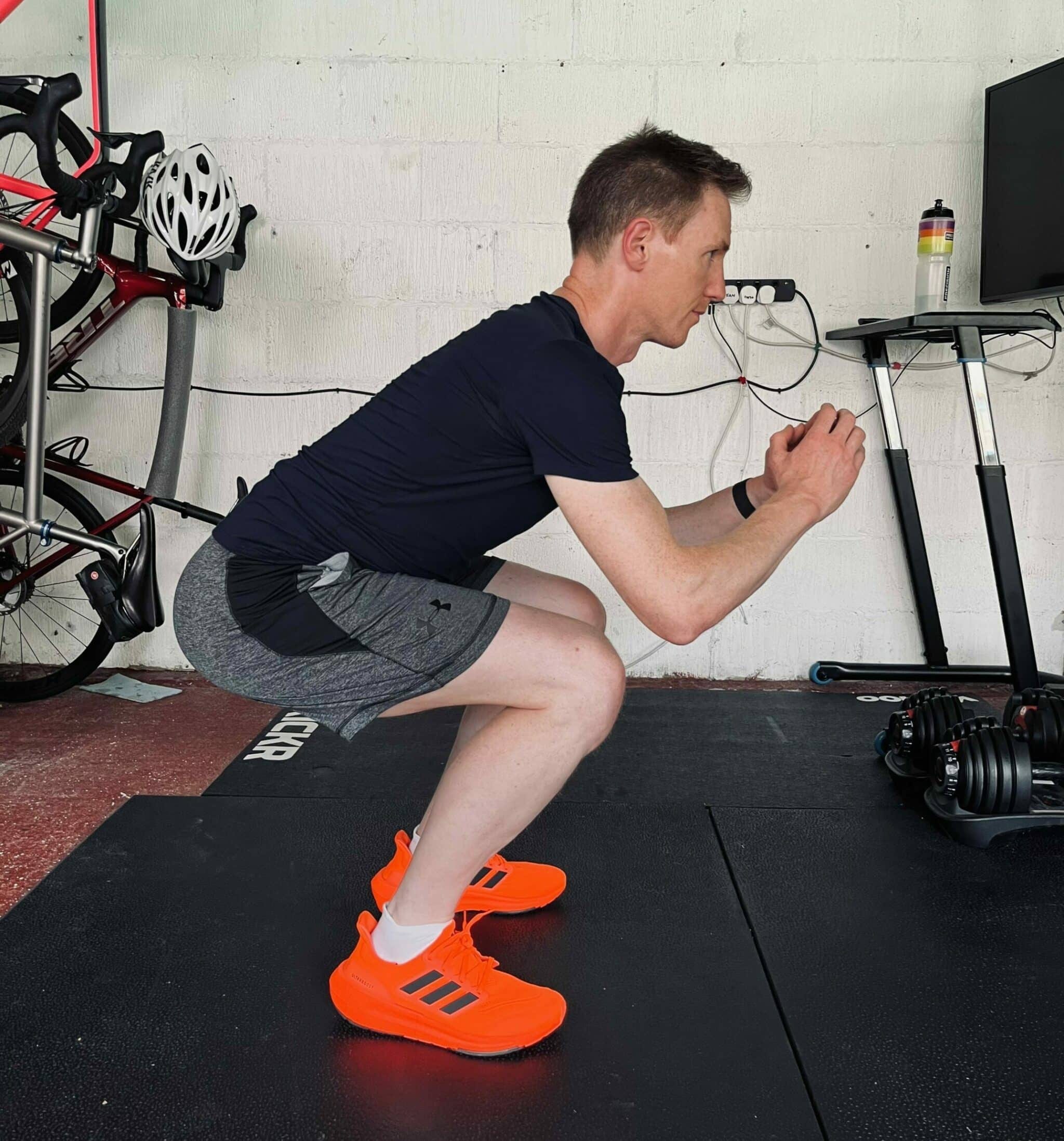 cyclist doing squat step 4